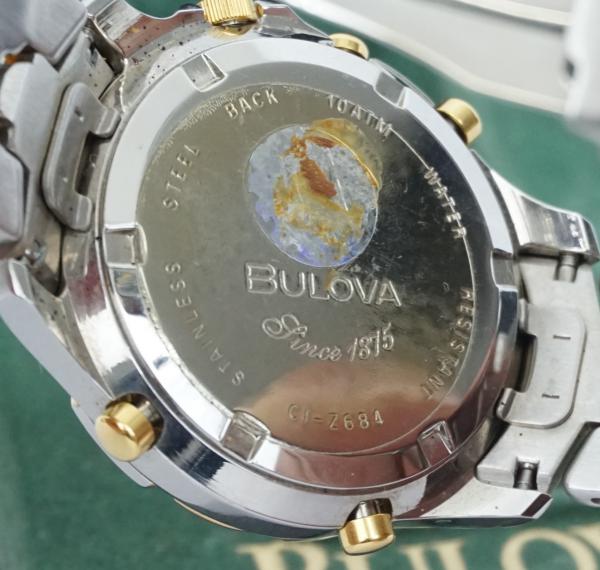 Relógio Bvlova, caixa 38mm e pulseira em aço com detalh