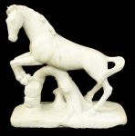GUERIZOLI . "Cavalo". Escultura em  mármore . Assinado. Medidas 60 x 60 x24 cm