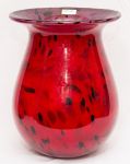 Imponente vaso bojudo em Murano com pó de cobre na tonalidade vermelho e lilás ,predominando o vermelho. Alt:36 cm Diâm:28 cm.