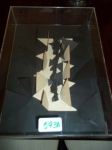 Escultura em papel, "Construção II", 31 x 22 6  cm. Década de 70. Emoldurada em acrílico.