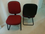 Duas cadeiras - "Mirage"- estofados em vermelho.