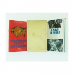 Lote com 3 livros de literatura, sendo: EÇA DE QUEIROZ - "O crime do Padre Amaro"; J.A. MAUDINT - "Quarenta mil anos de arte moderna"; FERNANDO NAMORA - "A Nave de Pedra"