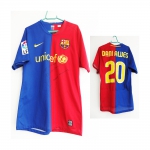 Camisa oficial do Barcelona  da Copa das Confederações, com dedicatória do jogador Daniel Alves " Um abraço do amigo Dani Alves".