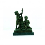 J.B.PIGALLE - (Paris 1714-1785) - "Crianças com alaude", escultura em bronze com base em mármore preto, med. 32 cm x 25 cm já com a base.