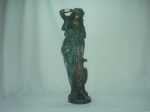 Escultura em bronze policromado, datada 1889, representando Mulher com cântaro. Alt. 78 cm