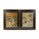 Par de gravuras japonesas coloridas, medindo 37cm x 33cm cada e com moldura com vidro 53cm x 49 cm.