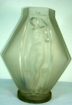 ETLING. Vaso em vidro opaliscente ART DECO (restauro na base e pequeno lascado). Alt. 30 cm