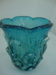 Vaso de Murano na tonalidade azul com pó de ouro. Alt. 30 cm Diâm. 23 cm
