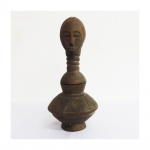 Moringa em madeira nobre , representando busto de africana .Alt. 26 cm (cod.18/228/10)