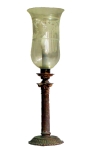 Luminária, total 60cm; estrutura emulando coluna romana em metal dourado; manga em vidro satinado incolor, ornamentada: gravados vegetalistas. Conservada.