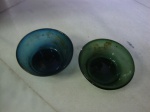 2 antigos bowls  representantes das primeiras peças fabricadas em vidro