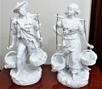GUINTER - (Paris) - Par de esculturas francesas em biscuit, representando casal de camponeses, med: 51 cm de alt. cada
