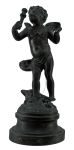 MOREAU. Amour Chasseur; figura de querubim, petit-bronze, 19cm, assinada na base. Apresenta perdas nas pontas das asas. Restauro na mão direita.