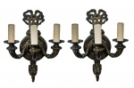 Par de apliques em bronze estilo francês para 3 luzes, 38cm.
