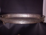 Bandeja de prata portuguesa , contraste Aguia, formato oval, galeria vazada, 52 x 38 cm. Peso aprox. 2.325 g