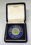 Medalha em bronze comemorativa Sulamérica 100 Anos, no estojo, med. 6 cm de diâmetro. Estado de conservação bom