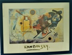Poster Kandinsky, assinado na chapa CIE, med. 60 x 80 cm, com moldura 66 x 86 cm. Estado de conservação bom (pequeno defeito moldura)