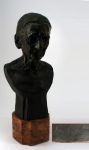 TEIXEIRA LOPES. Busto de anciã. Escultura em bronze patinado. 27x14x11cm. Redução mecânica. Cachet in cavum na base. Muito bem conservada.