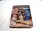 LIVRO. "The Connoiisseur Complete Encyclopedia of Antiques, by Bevis Hillier. 1300 ilustrações coloridas. 704 págs. Medidas 29 x 33 cm