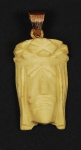 Cristo pendente em marfim esculpido, alça em ouro 18K . Peso total 2,0 g