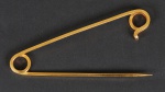 Alfinete prendedor de gravata e/ou lenço em ouro amarelo 18k, peso total 7 gr