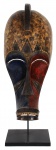 Escultura africana em madeira (máscara), originária do Congo, med. 97 cm