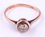 Um anel de ouro c/ micro brilhantes Lap. Brasil