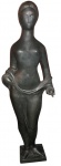 ALFREDO CESCHIATTI. "Mulher com maçã". Escultura de bronze. Assinado. Alt. 145 cm.