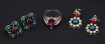 Dois pares de brincos e anel aro 13,5. Materiais de prata, coral, marfim , turquesas e navette de ametista.