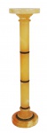 Coluna de alabastro . Medidas 98 x 24 cm