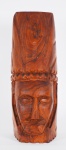 Busto em madeira entalhada, representando Figura indígena. Alt. 26 cm