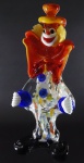 Palhaço de Murano, multicolorido com laço vermelho. Alt. 23 cm.
