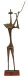 BRUNO GIORGI. "Flautista". Escultura em bronze com base de madeira. Alt. total 79 cm.