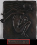 OXANA. "Figura feminina". Placa em bronze , P.A., medindo 40 x 38 cm. Assinado .
