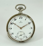 OMEGA. Relógio de bolso em aço, medindo 50 mm ( estado razoável de conservação). Peso total 79,4 gr.