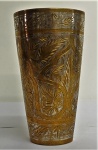 Grande copo em metal usado em ritual litúrgico. Medidas 18 x 10 cm.
