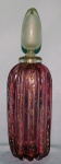 Garrafa de murano rosa com pó de ouro, com gomos e bolhas, med. 34 cm, década de 60 (trinco interno na tampa e no corpo quase imperceptível)