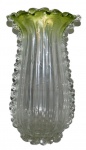 Vaso em murano com parte superior em degradée verde uralina, laterais em cristal e bolhas internas, med. 36 x 20 x 10 cm, década de 50, atribuído a Ercole Barovier