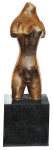 BRUNO GIORGI - Escultura em bronze polido, sob base de granito negro, med. 50 cm de altura total, assinado com placa de identificação na base.