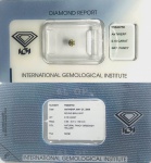 Diamante de lapidação redonda abrilhantada completa com 0.10ct de cor Fancy greenish yellow, certificado pelo IGI. (FSB46750)
