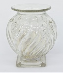 Antigo vaso Art Deco em grosso cristal da Bohêmia , corpo com gomados retorcidos . Alt. 20 cm.