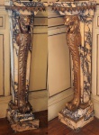 Par de colunas francesas com mármore italiano rajado, em imponente guarnição de bronze . Medidas 141 x 36 x 32 cm.