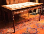Mesa de apoio com tampo em azulejos pintados a mão, com 2 gavetas. Assinado J.M.Baptista , datada 7/1/72. Medidas 80 x 144 x 82 cm