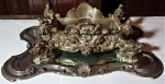 Imponente centro de mesa em prata portuguesa , contraste Aguia , joalheiro Reis Porto , estilo D.João VI, com espelho bizotado (no estado). Medidas  20 x 74 x 46 cm. Peso total aprox. 9.500 gr