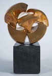 BRUNO GIORGI. "Meteoro". Escultura em bronze dourado. Base em granito. Alt. total 16 cm.