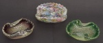 Lote com 3 centros de mesa de Murano , sendo um multicolorido, 1 verde com pó de prata e 1 lilás com pó de prata.