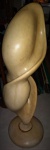 Agostinelli / Hildebrando - (ver) - Escultura em resina e pó de mármore, altura 1,10 cm.
