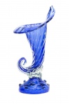 Vaso no formato de cornucópia, em cristal de Murano na cor azul. Alt. 40 cm.