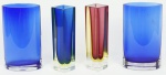 Quatro vasos em grosso cristal, sendo: par azul (20 cm cada) e 2 solifleur na tonalidade azul e rosa (20 cm cada .).