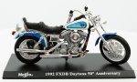 MAISTO. Harley "1992 FXDB Daytona 50th Anniversary", medindo 13 cm.